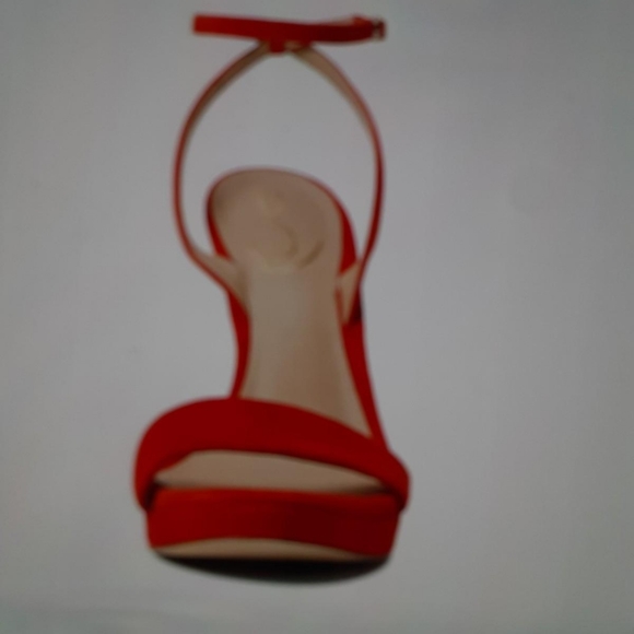 Beautiful Sam Edelman Strappy Sandles - Picture 11 of 12